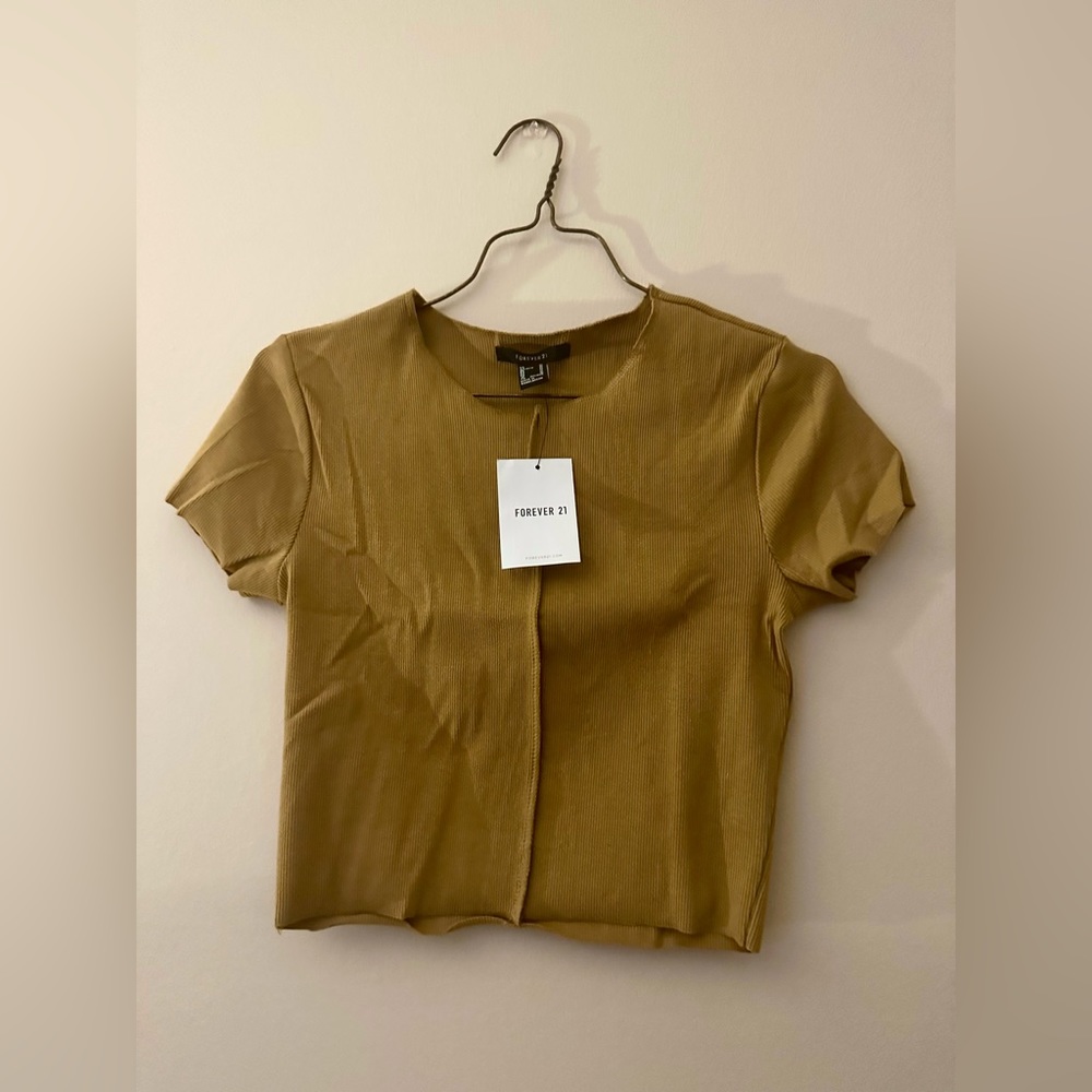 *NEW WITH TAGS* mustard yellow forever 21 crop top size medium